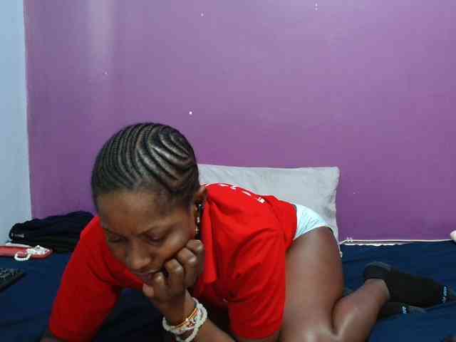 Petitegirly webcam