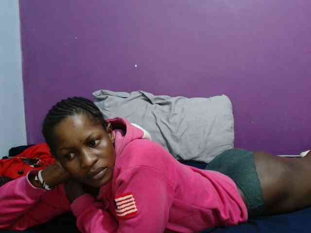 Petitegirly webcam