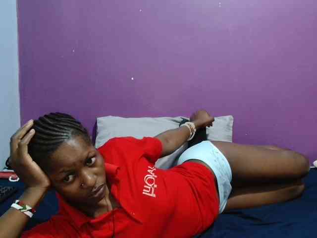 Petitegirly webcam