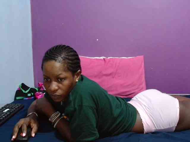 Petitegirly webcam