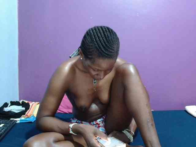 Petitegirly webcam