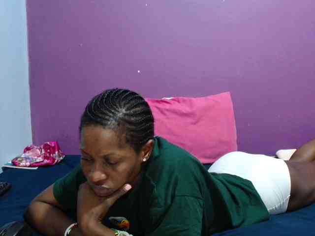 Petitegirly webcam