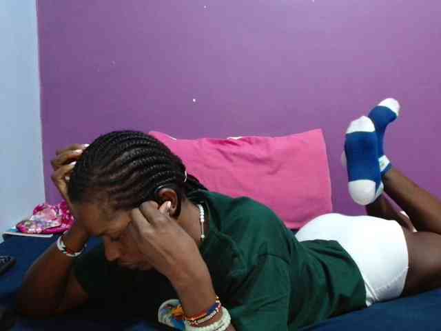 Petitegirly webcam