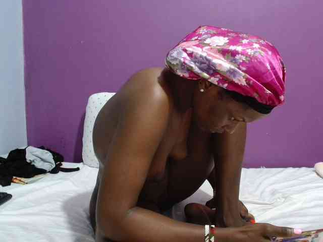 Petitegirly webcam