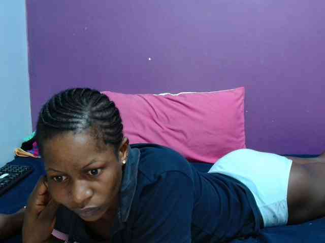 Petitegirly webcam