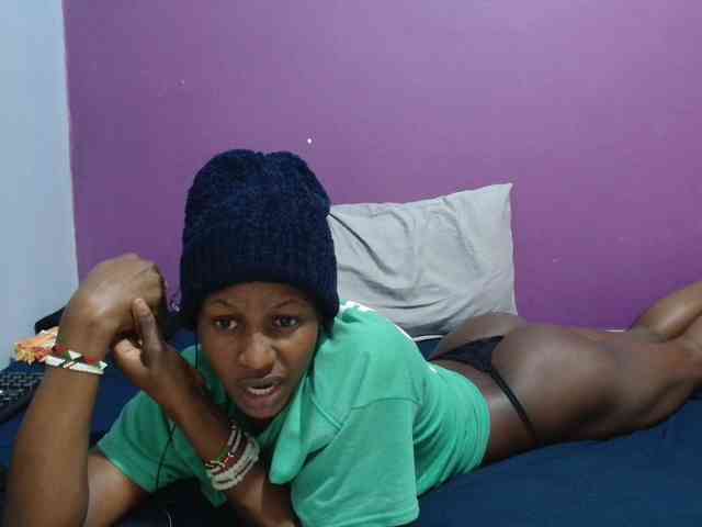 nude sex chat Petitegirly