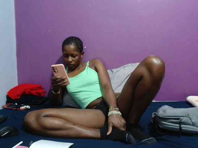 Petitegirly webcam