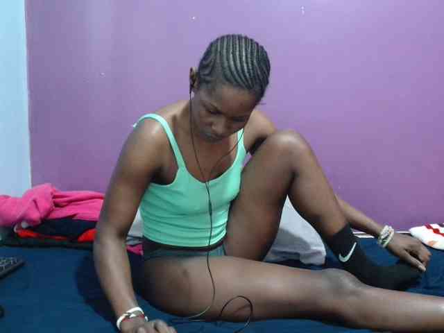 Petitegirly webcam