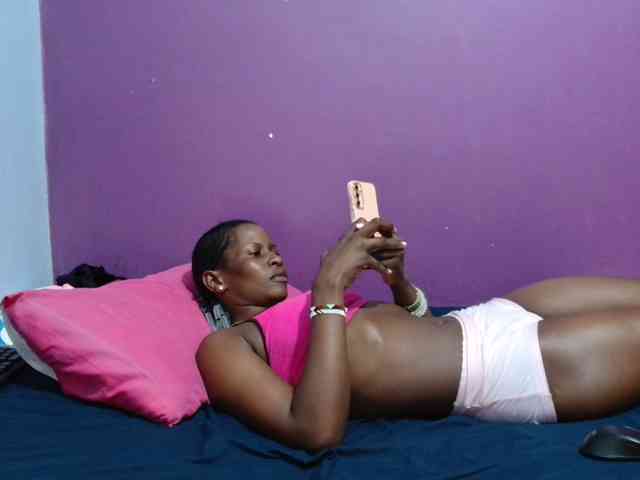 Petitegirly webcam