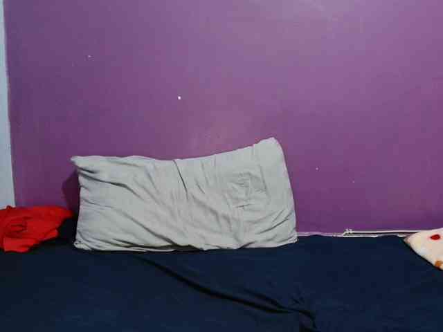 Petitegirly webcam