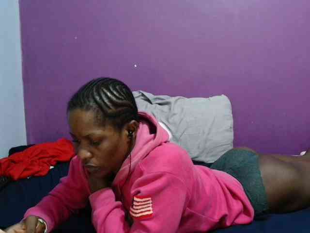 Petitegirly webcam