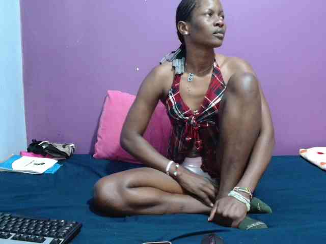 Petitegirly webcam