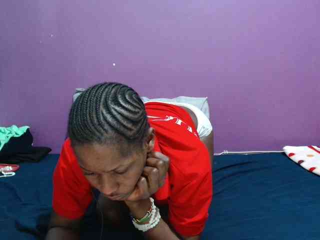 Petitegirly webcam