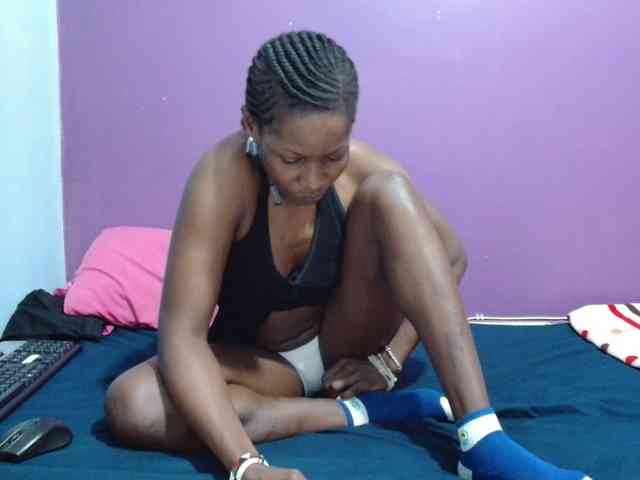 Petitegirly webcam