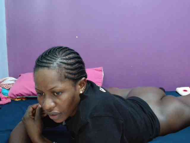 Petitegirly webcam
