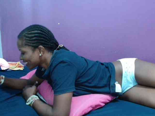 Petitegirly webcam