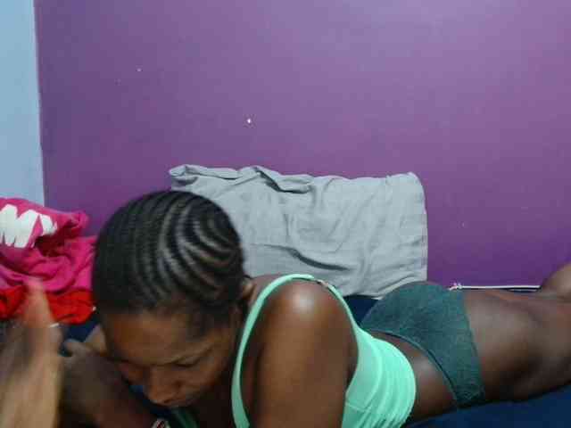 Petitegirly webcam