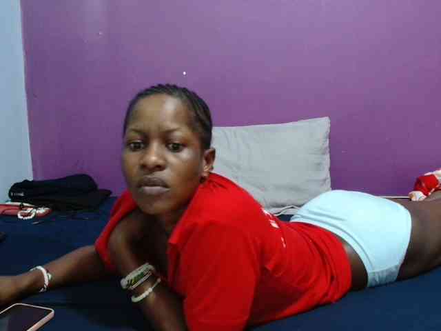Petitegirly webcam