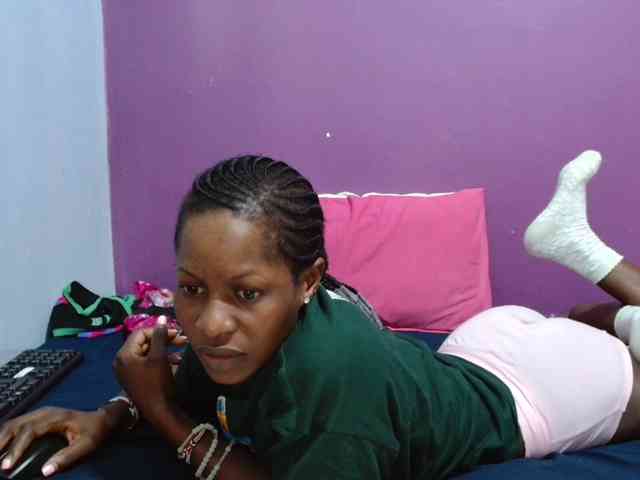 Petitegirly webcam