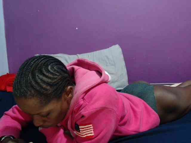 Petitegirly webcam