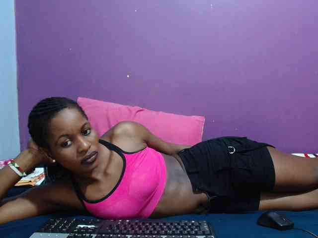 Petitegirly webcam