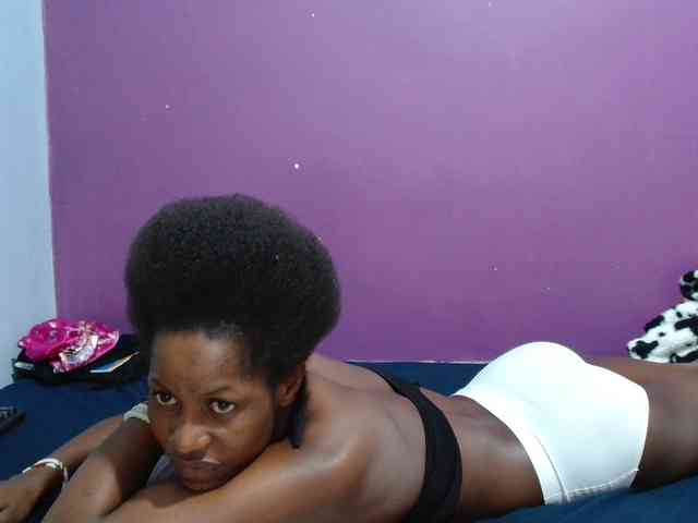 Petitegirly webcam