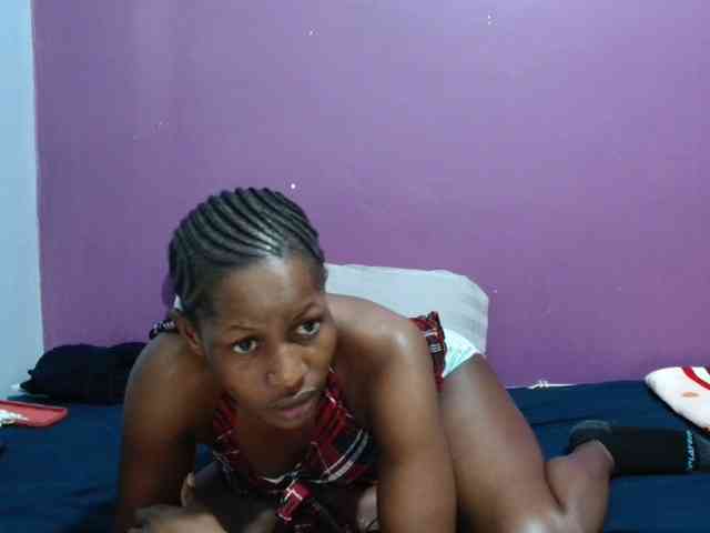 Petitegirly webcam