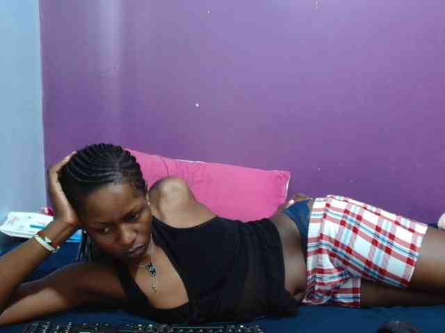 Petitegirly webcam