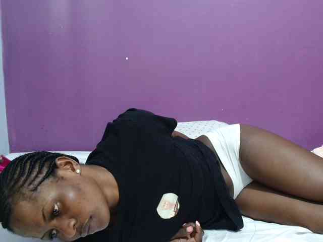 Petitegirly webcam