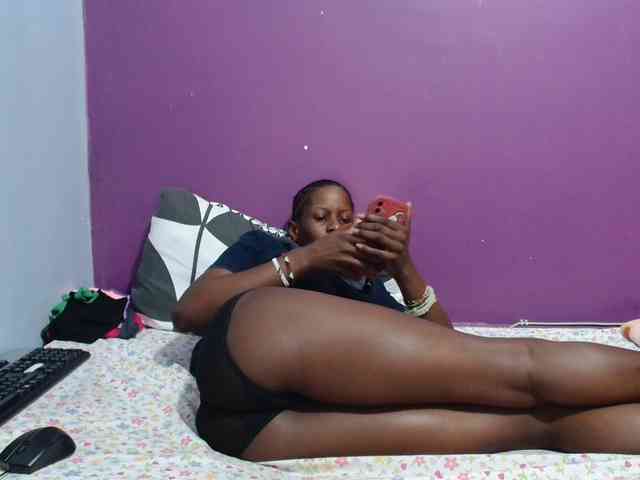 Petitegirly webcam