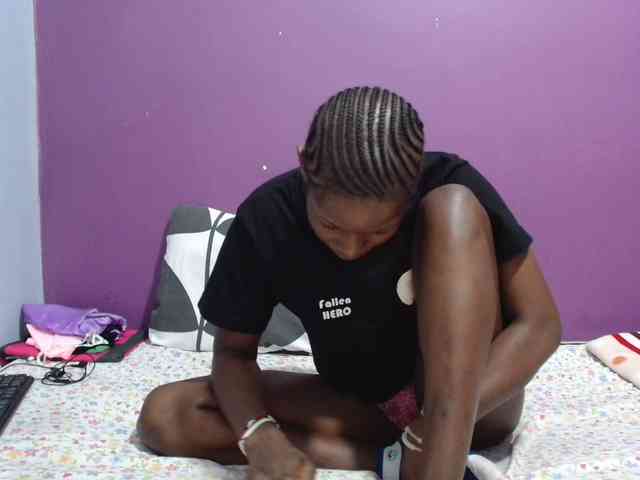 Petitegirly webcam