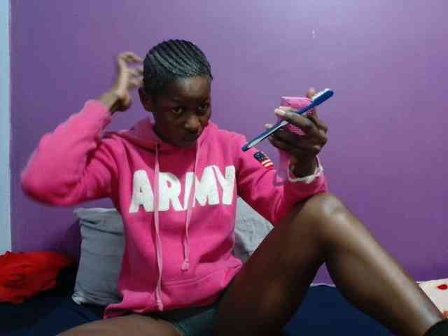 Petitegirly webcam