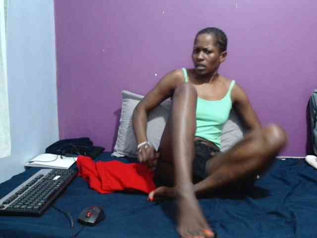 Petitegirly webcam