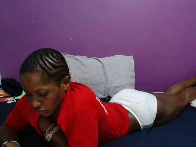 Petitegirly webcam