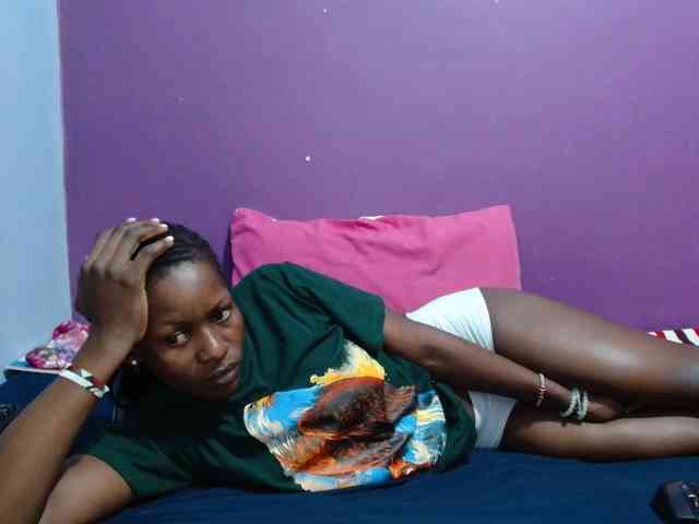 Petitegirly webcam