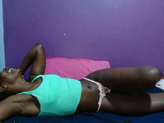 Petitegirly webcam
