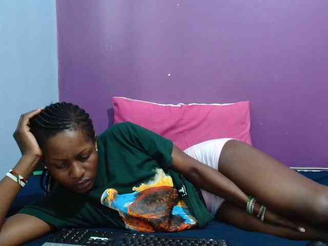 Petitegirly webcam