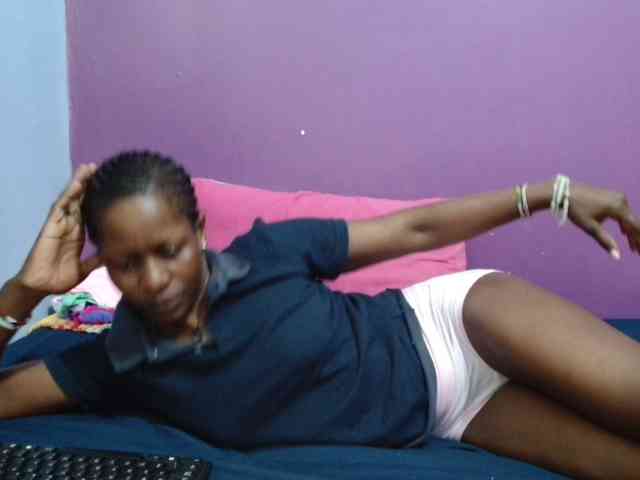 Petitegirly webcam