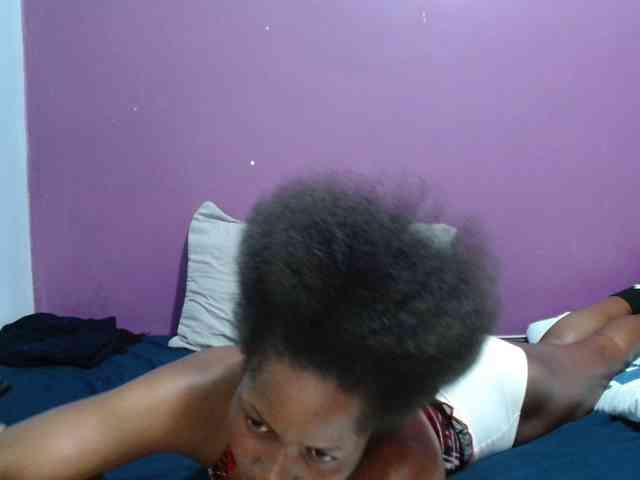 Petitegirly webcam
