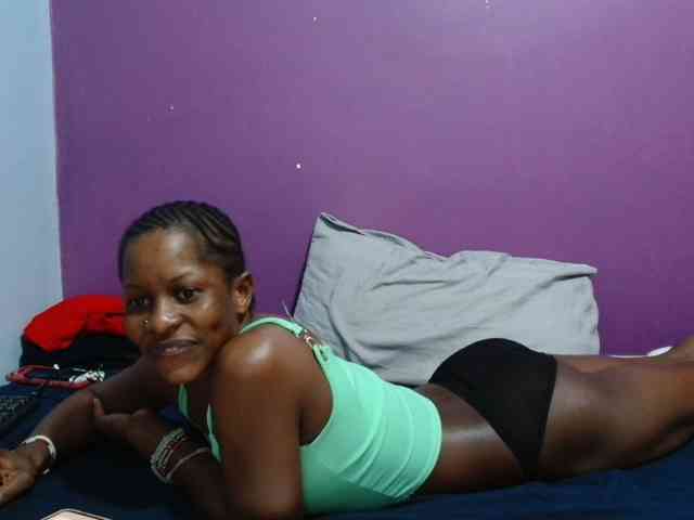 Petitegirly webcam