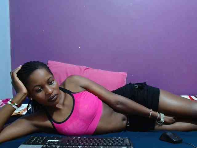 Petitegirly webcam