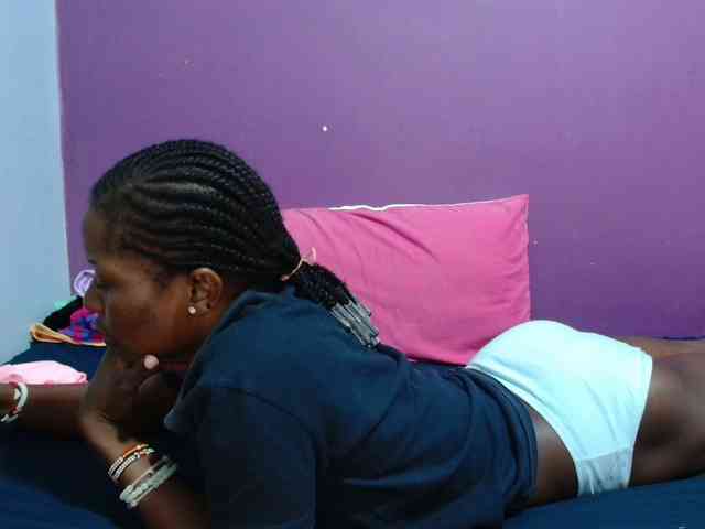 Petitegirly webcam