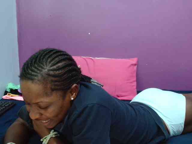 Petitegirly webcam