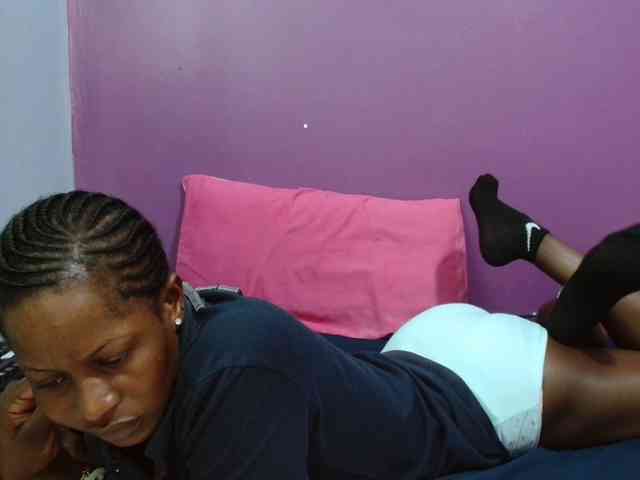 Petitegirly webcam