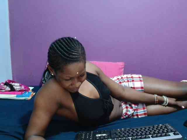 Petitegirly webcam