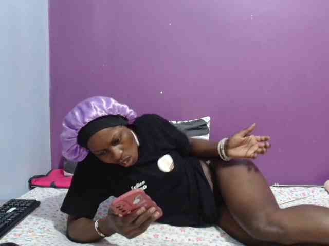 Petitegirly webcam
