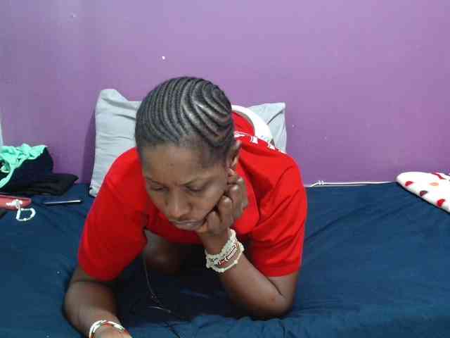 Petitegirly webcam