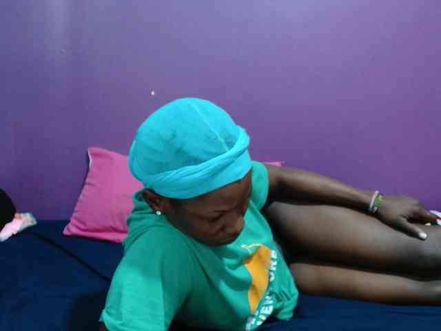 Petitegirly webcam