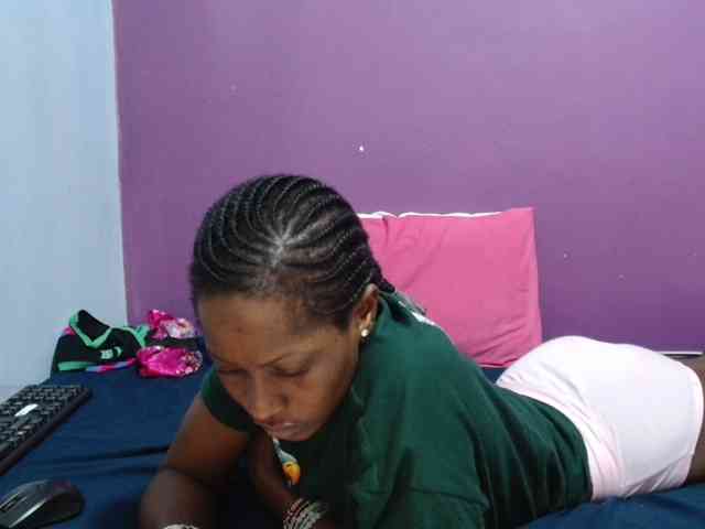 Petitegirly webcam