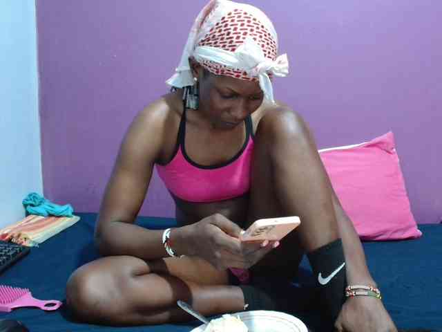 Petitegirly webcam